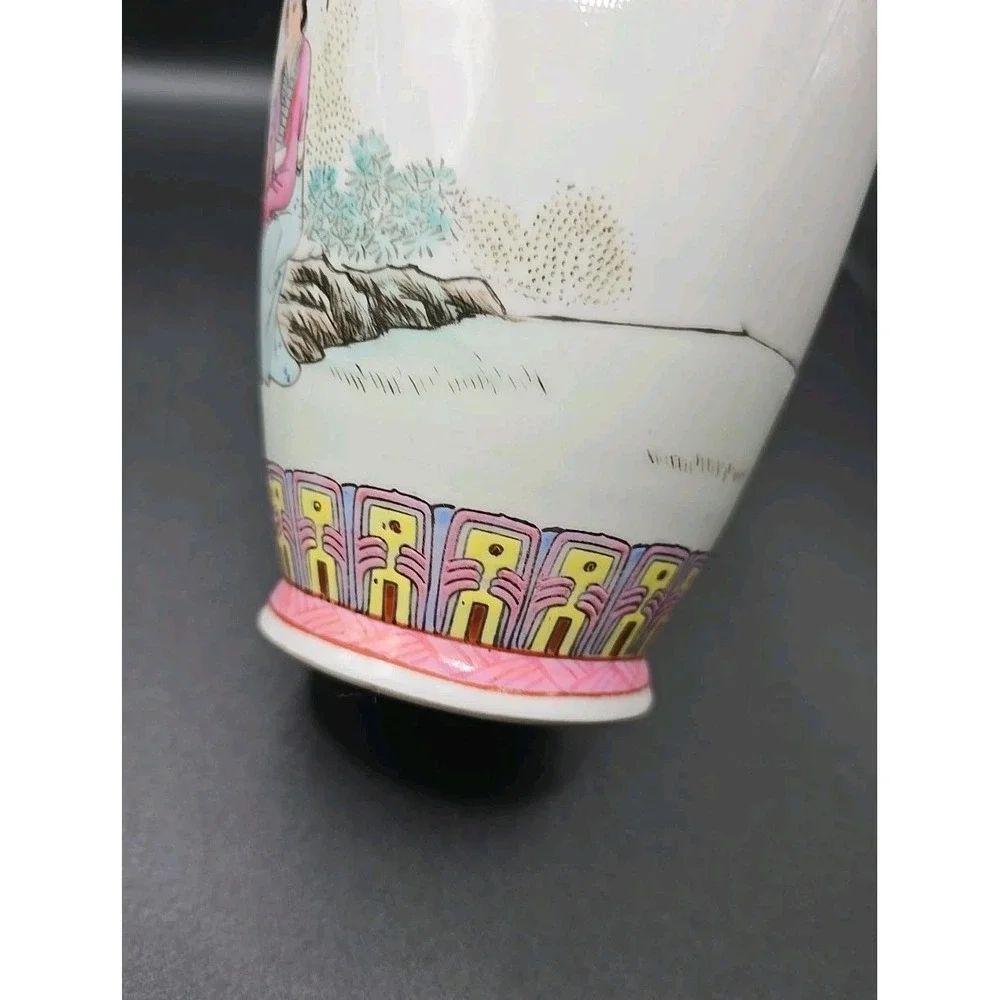 Vintage Chinese Famille Rose Porcelain Jingdezhen Vase With Mark 10